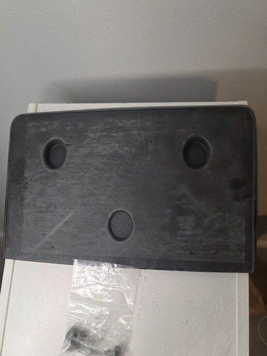 General Motors Attachment Package Front License Plate Bracket 15236175 NWOT